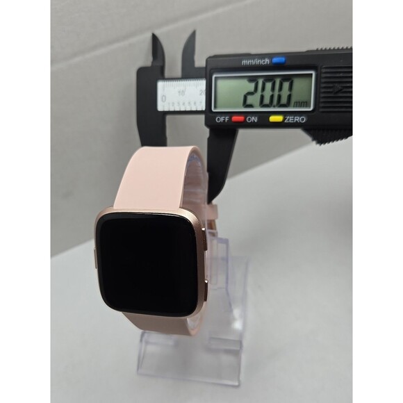 Fitbit Versa FB504 Smartwatch Fitness Heart Rate Bluetooth Activity W/ Charger - Picture 6 of 11